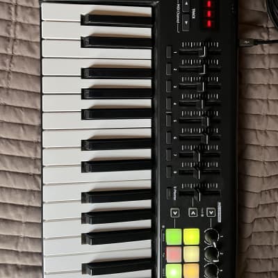 Novation Launchkey 49 MKII MIDI Keyboard Controller 2015 - 2020 - Black
