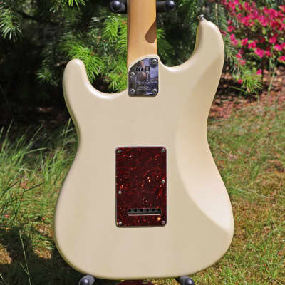+ Video Fender 2017 Stratocaster Ex Placebo American Elite Olympic Pearl Guitar + Case image 19