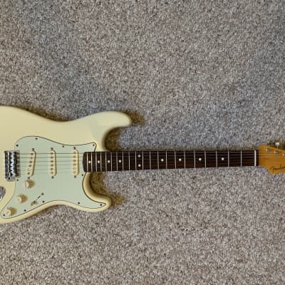 Fender John Mayer Stratocaster 2012  Olympic white/ mint green pick guard image 3