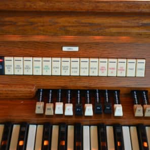 Hammond 935 Classic Church Organ Medium Brown Oak image 9