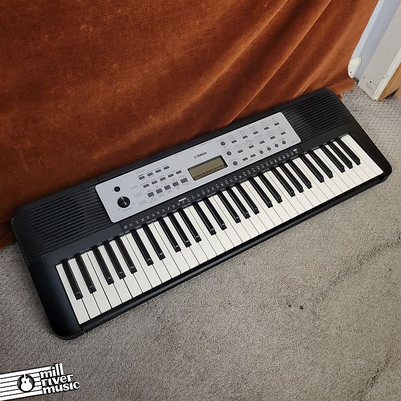 Yamaha YPT-270 Digital Keyboard Bundle Used