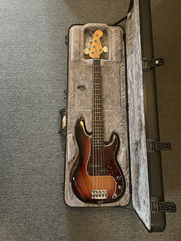 Fender American Professional II Precision Bass V 3-Color Sunburst