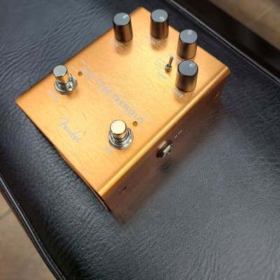 Fender MTG Tube Tremolo | Reverb Canada