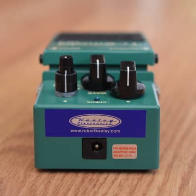 ギター BOSS Tremolo TR-2 (keeley mod) Keeley Electronics Modded TR-2 Tremolo Effect Pedal