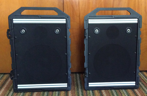 Peavey Mini-Monitor II Passive Stage Monitors Snap Together For Storage and  Transport