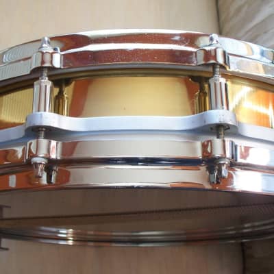 Купить Pearl B-9114P Free Floating Brass Piccolo Snare Drum 14''x3.5'',  цена 51 990 руб — (385949577213), США