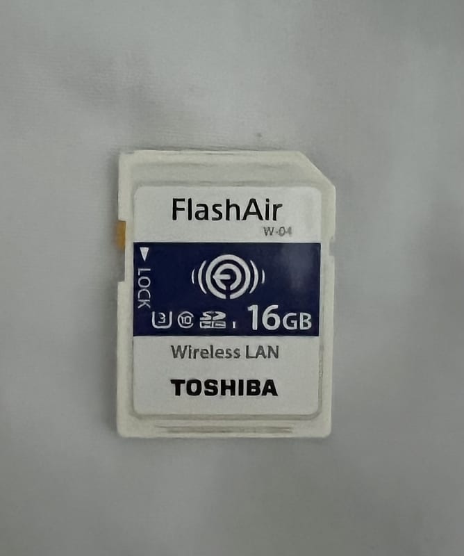 TOSHIBA FlashAir 第4世代 フラッシュエアー 無線LAN SDHCカード 16GB ...