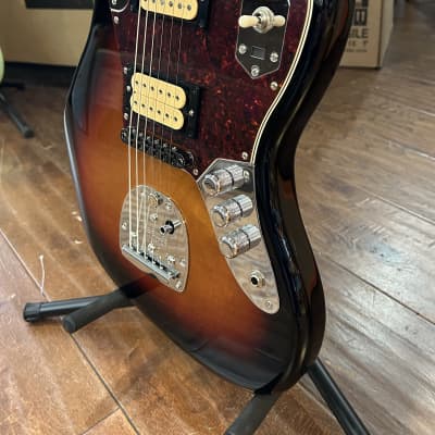 Fender Kurt Cobain Jaguar 3-Color Sunburst  #MX23010496  8 lbs  ?11.2oz image 4
