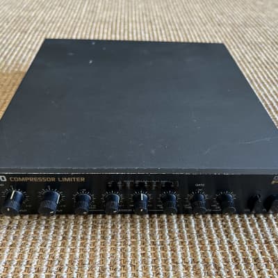 BOSS PRO EH-50、CL-50、GE-21、NS-50 Studio Tour Series - Weird