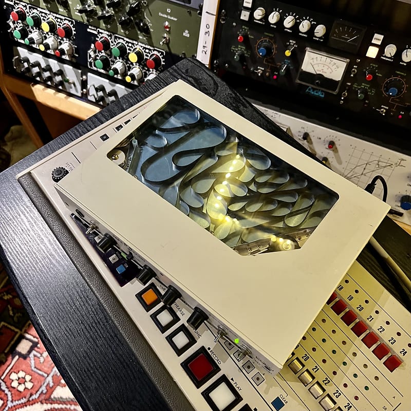 Vocu VTE2000 tape echo analog delay fernandes hiwatt space Reverb