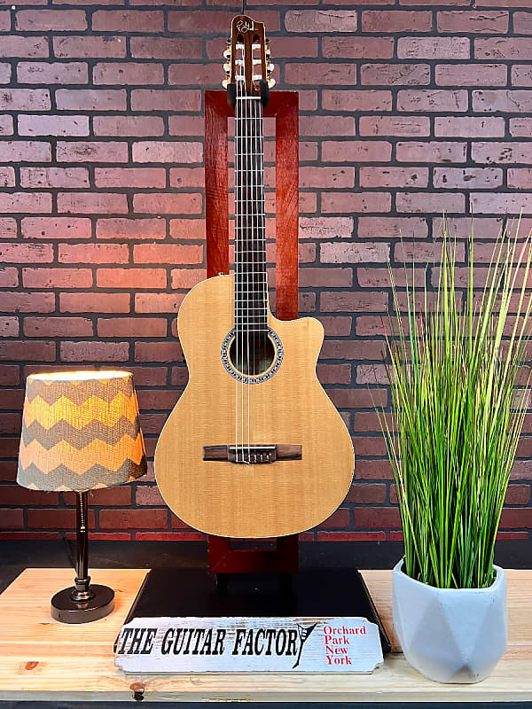 Godin La Patrie Arena CW QIT AcousticElectric Classical Reverb