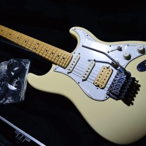 Fender USA Stratocaster / IRON MAIDEN Adrian Smith ST MOD. Vintage White image 10
