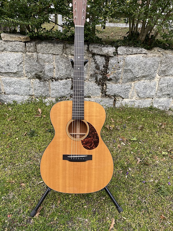 2002 Martin OM-18V