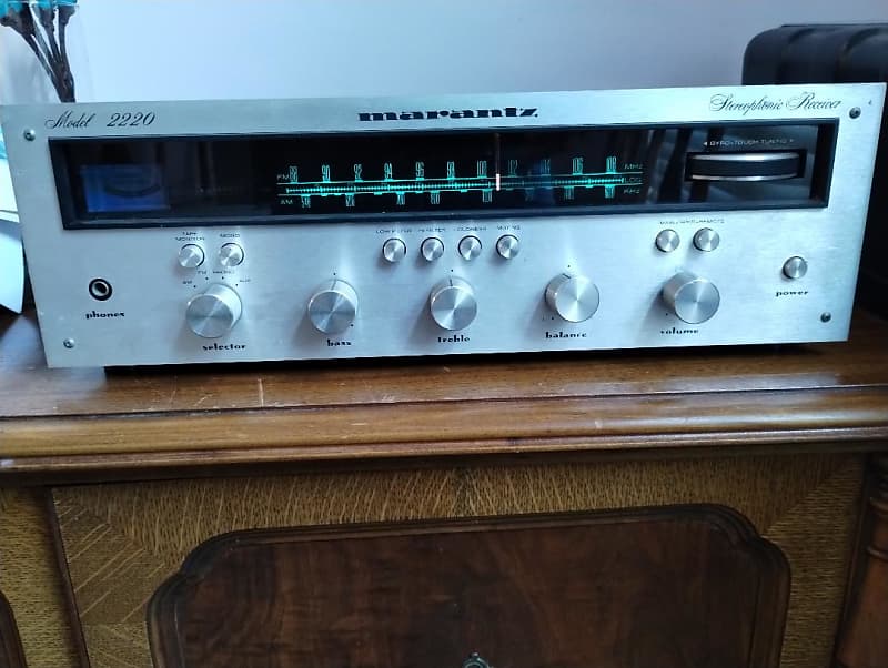 Marantz 2220 receiver, serviced in excellent condition, serviced - 1970's image 1