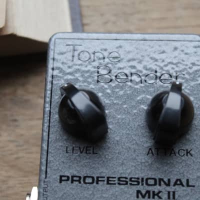 British Pedal Company "Tone Bender Professional MkII Compact Series Fuzz" imagen 2