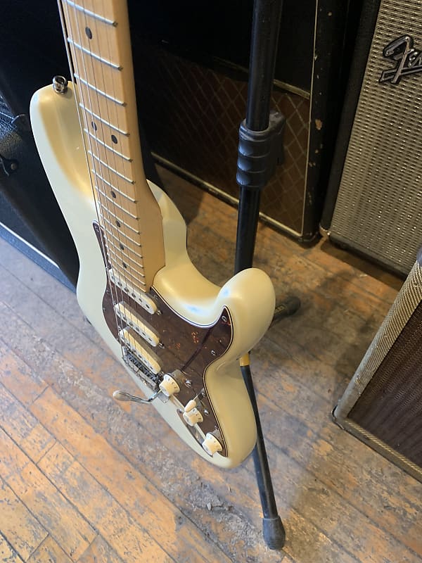 Fender American Deluxe Stratocaster 1999 - 2003 | Reverb Canada