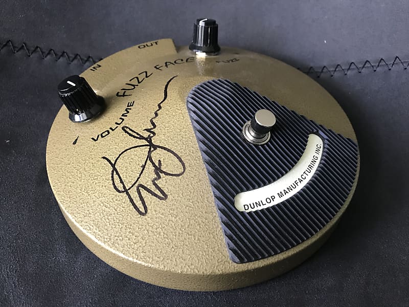 SIGNED by Eric Johnson - Dunlop EJF1 Eric Johnson Fuzz Face MINT