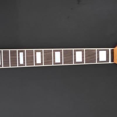 Jazzmaster style neck, Flamed roasted mapple, rosewood fretboard