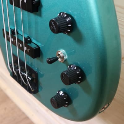 Fender MIJ Boxer Series Precision Bass - Rosewood Fingerboard, Sherwood Green Metallic image 4
