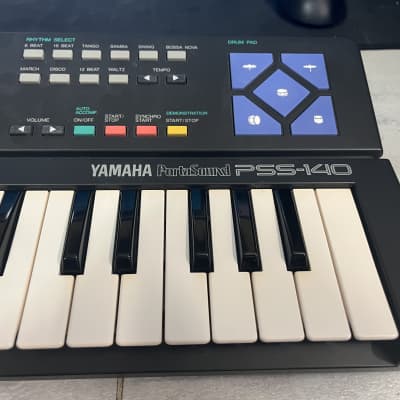 Yamaha PSS-140 Synthesizer 1988 In box with manual and power supply