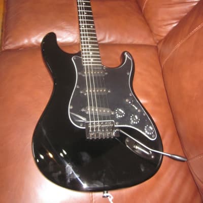 Tagima TG 500 "S" Style Black Electric Guitar TG-500-BK-DF/BK w/ FREE Musedo T-2 Tuner! image 2
