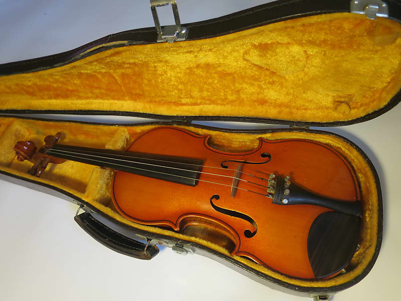 Suzuki Violin No.300 4/4 1982, Maintained, New Strings