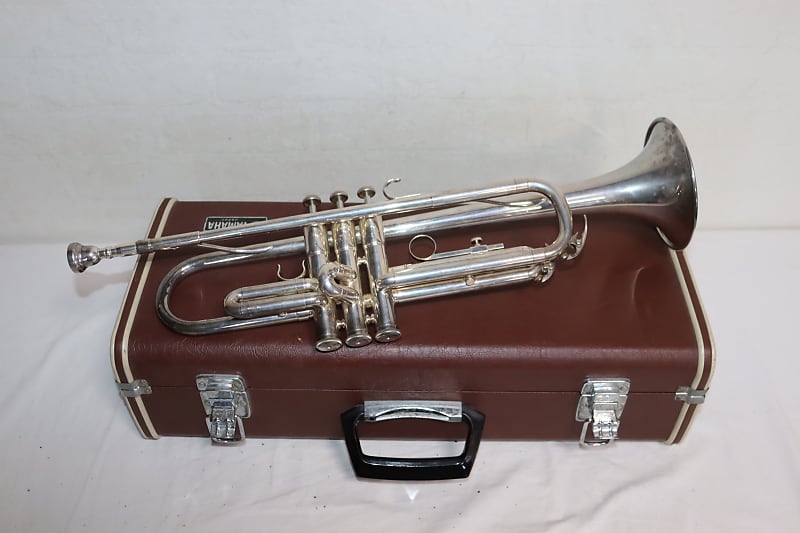 Yamaha YTR-334S Bb Trumpet Silver Plate Finish with Hard Case