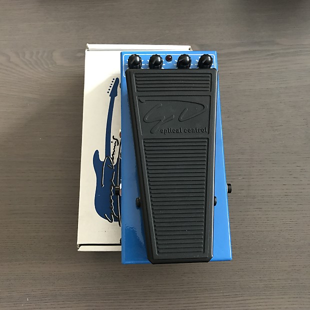 George Dennis Tremolo Volume Pedal GD120 | Welcome To