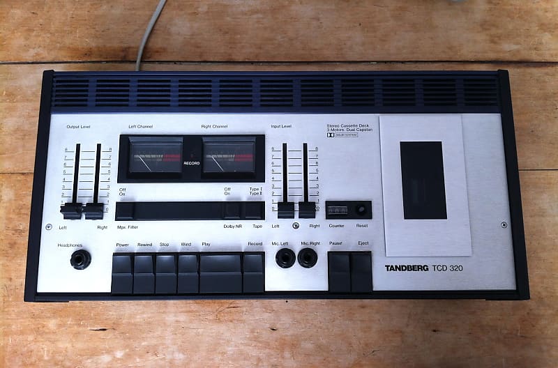 Tandberg TCD 320 Vintage Cassette Recorder  			