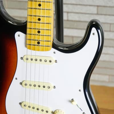 Fender Vintera '50s Stratocaster Modified with Maple Fretboard 2-Color Sunburst image 4