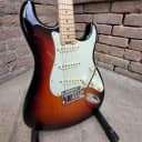Fender American Elite Stratocaster®, Maple Fingerboard, 3-Color Sunburst