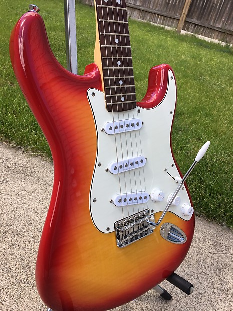 Squier stratocaster cherry clearance sunburst