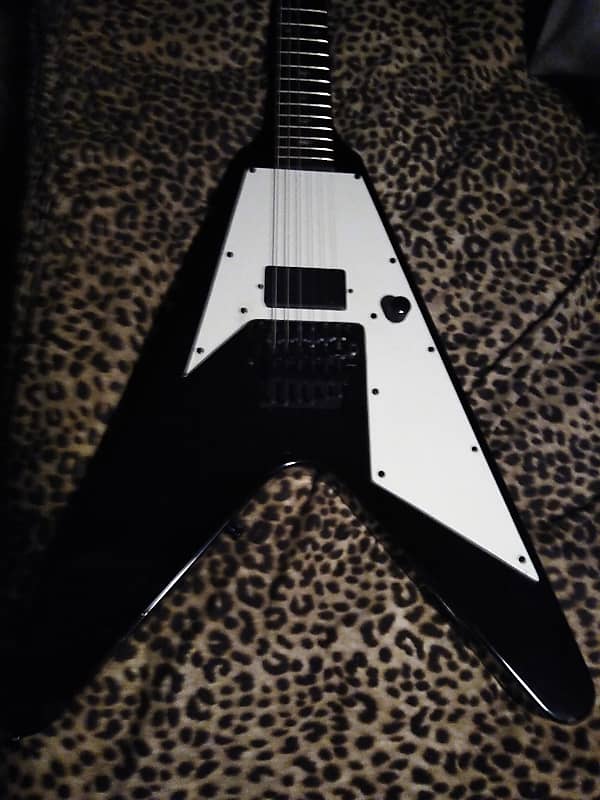 E.S.P Kirk Hammett Flying V  W/Devil Inlays Custom Shop  1989 Black,  Extremely Rare image 1