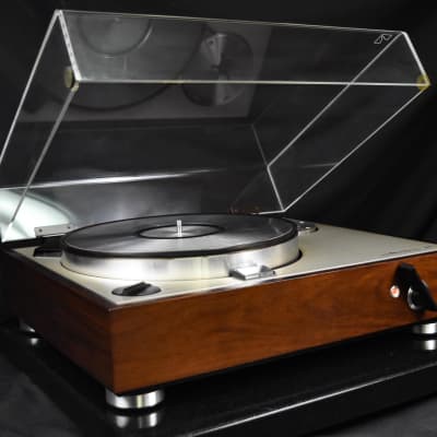 Luxman PD-300 Belt Drive Turntable in Excellent Condition [Japanese Vintage!] image 4