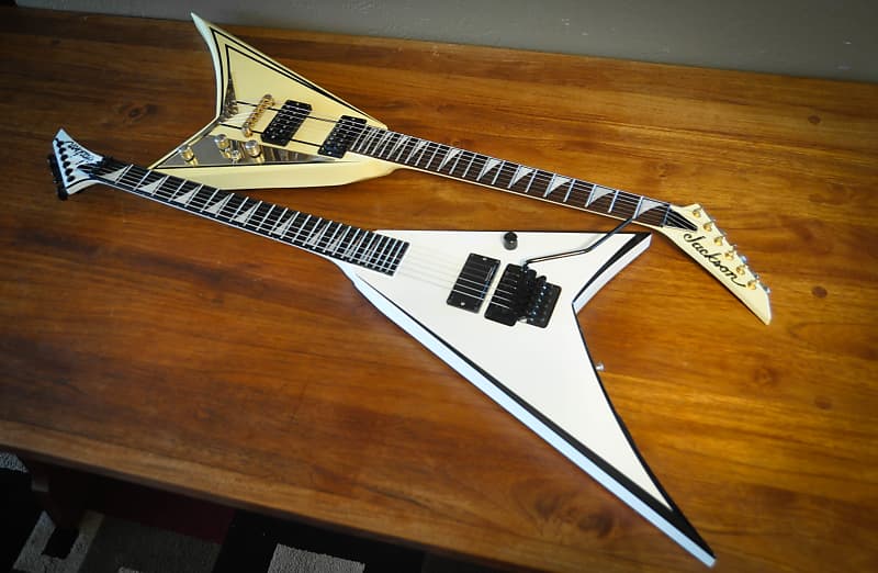 Jackson Randy Rhoads RR5 Flying V -2001 White/Gold-Made in Japan-VERY Nice  OHSC