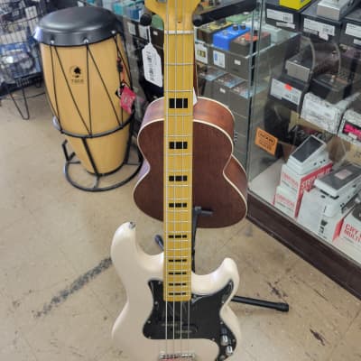 G&L Tribute Series LB-100 Olymic White B STOCK (FREE shipping!) for sale