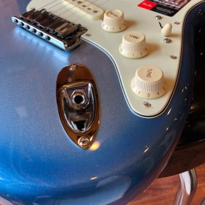 【超お買い得！】 Fender Metallic Burst Blue Sky - Stratocaster Elite American ギター