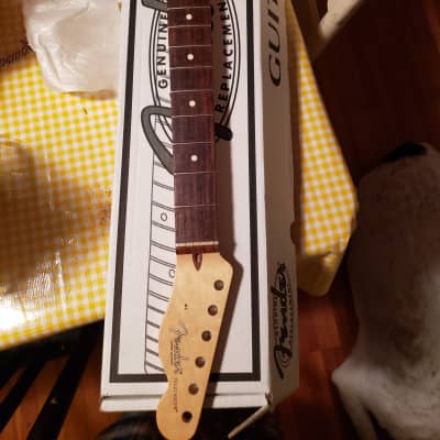 Fender Telecaster 2018 - Maple neck - Rosewood fingerboard image 1