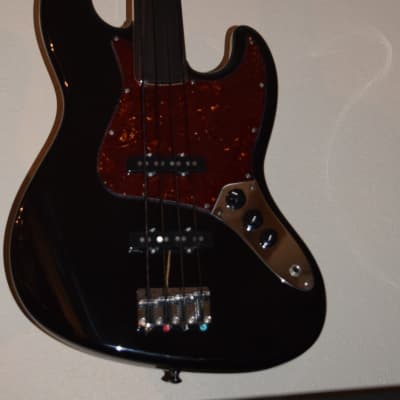 Fender Jazz Bass  1993-94 Fretless image 10