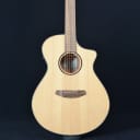 Breedlove Discovery Concert CE Cutaway Acoustic/Electric Guitars Gloss Natural