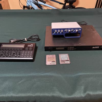 Korg M3R bundle w/ RE1 Controller and Synth 1 + Drums 1 cards MSC-02 MSC-03