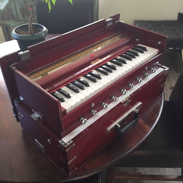 Bina 23B Deluxe Harmonium with 3 1/2 Octave (42 Key) Keyboard Reverb