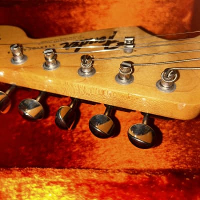 Fender American Vintage '65 Stratocaster 2013 - 2016 - 3-Color Sunburst image 7