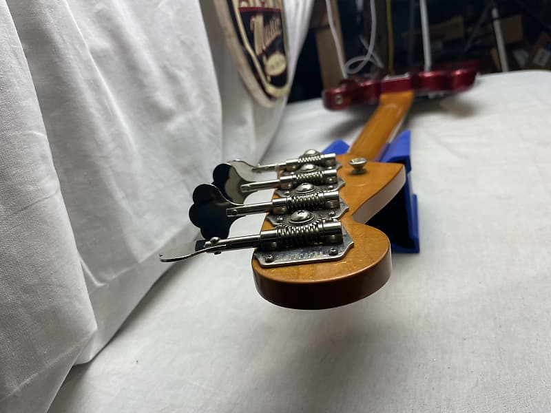 Fender American Jazz Bass '62 Reissue 4-string J-bass with