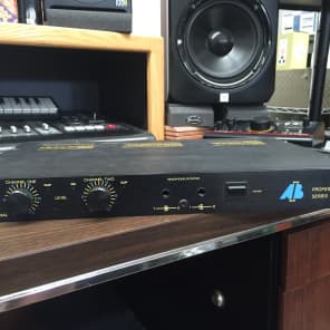 AB PROFESSIONAL SERIES 200 パワーアンプ AB International Professional Series 200 Amplifier