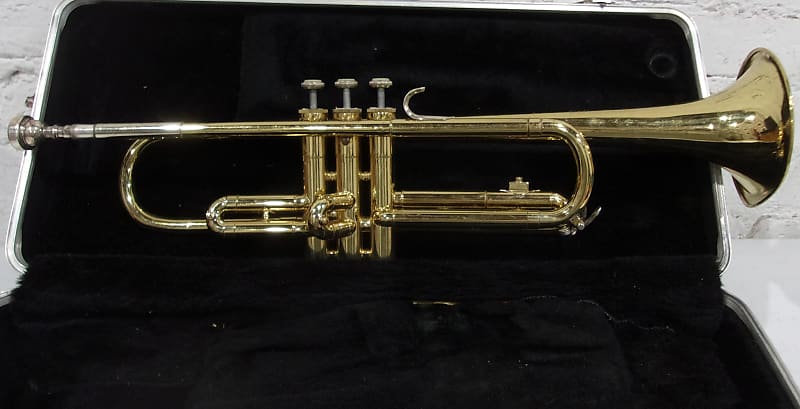 Selmer Bundy Trumpet, complete with case and mouthpiece | Reverb UK