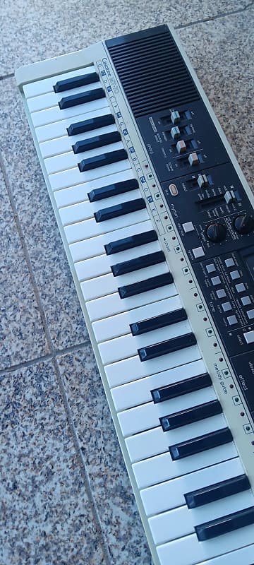 Casio MT-70 Casiotone 49-Key Synthesizer | Reverb