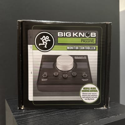 Mackie Big Knob Passive 2x2 Studio Monitor Controller image 5