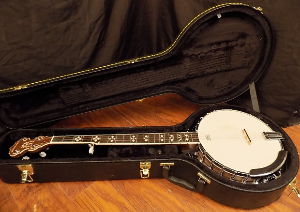 MASTERCRAFT 5 STRING BURLED MAPLE RESONATOR BANJO W CASE REMO HEAD