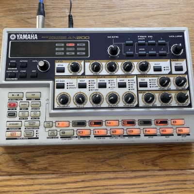 Yamaha AN200 Desktop Synthesizer 2001 - Silver